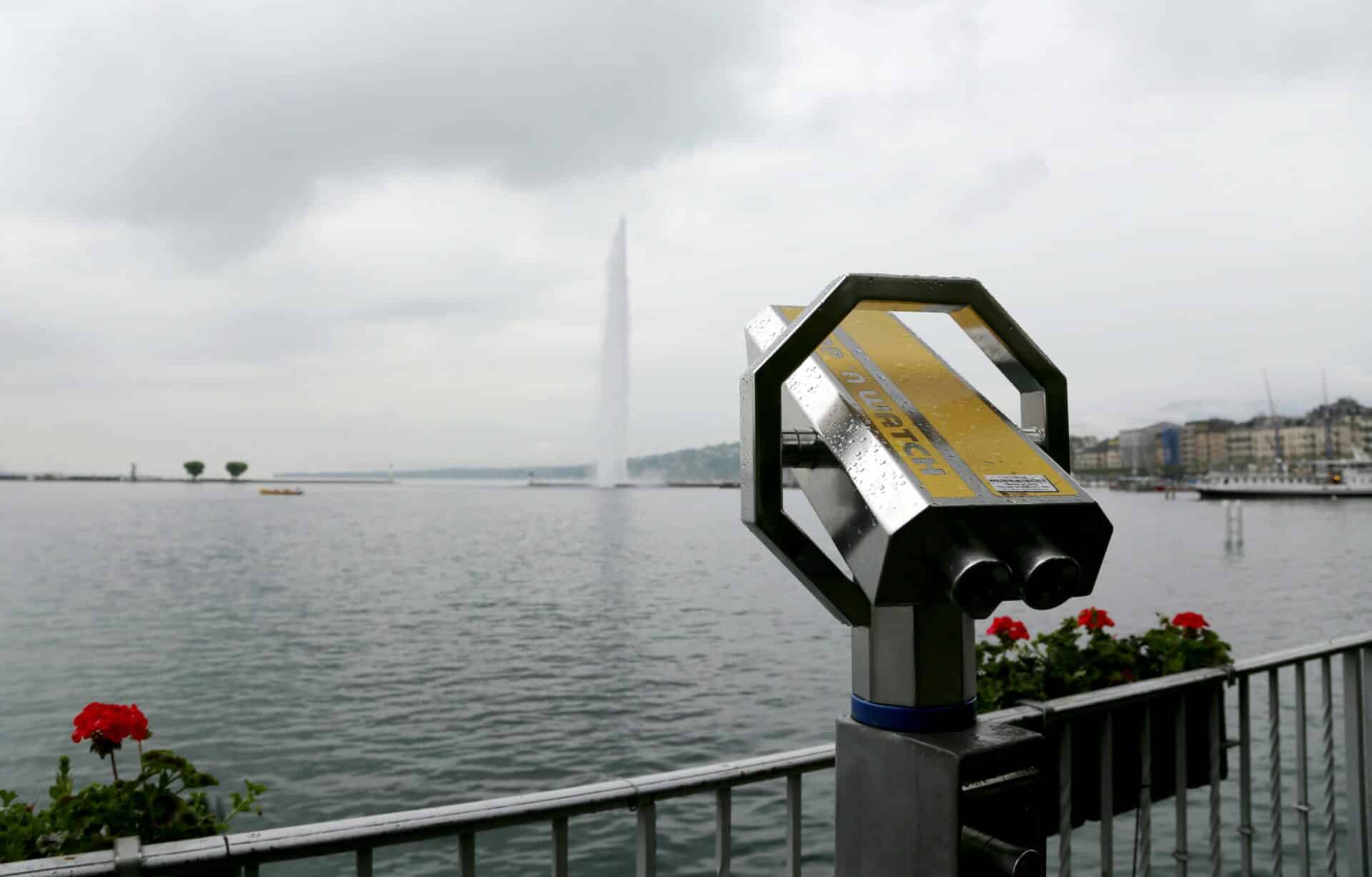 Jet d'Eau Fountain and Viewfinder in Geneva
